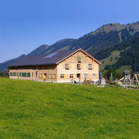Jausenstation Neuschwand Farm stay *